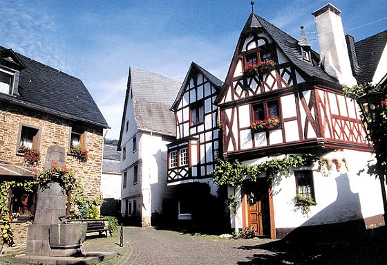 Fachwerkhäuser im Ortskern von Alt-Ediger